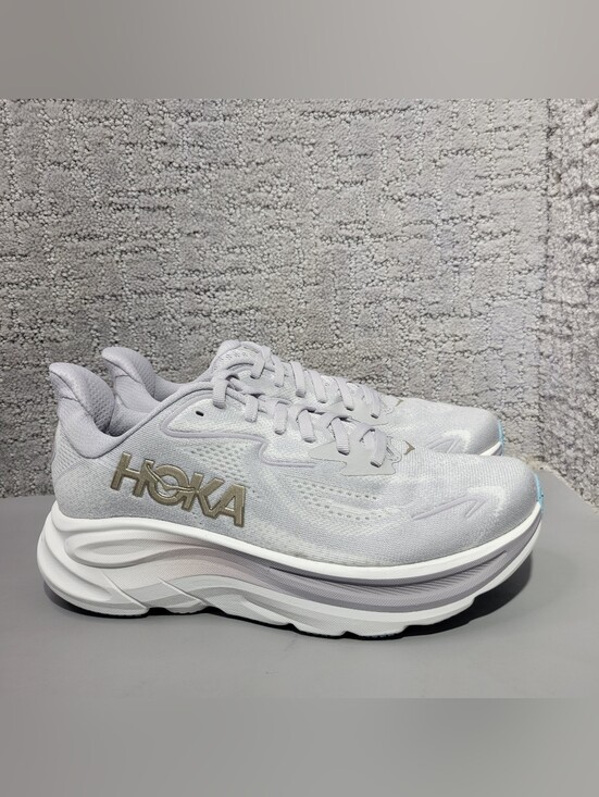 Hoka One One Shoes - Hoka One One Clifton 10 Womens Size US 7.5B Ash Gray/Foggy Gray Athletic Shoes